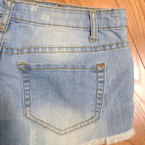 London low rise distressed jean shorts - Picture 5 of 7
